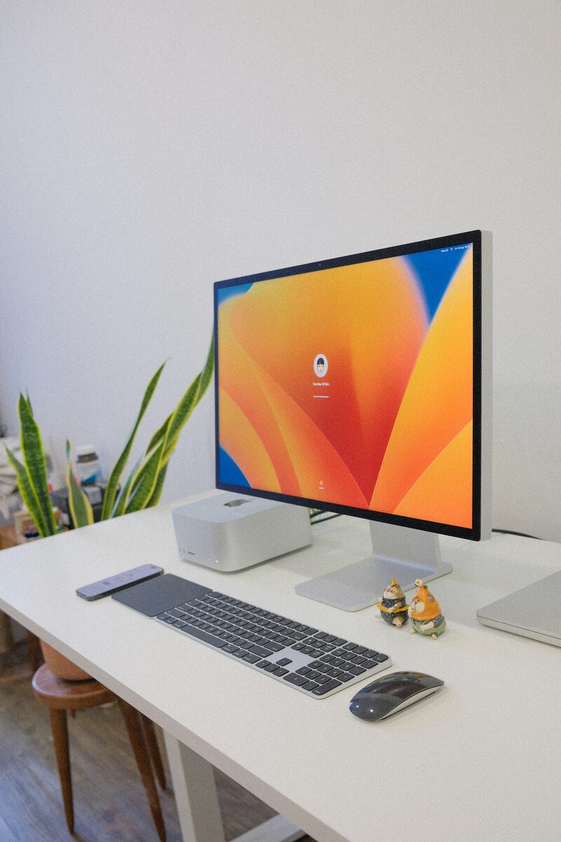 Mac Studio desk setup